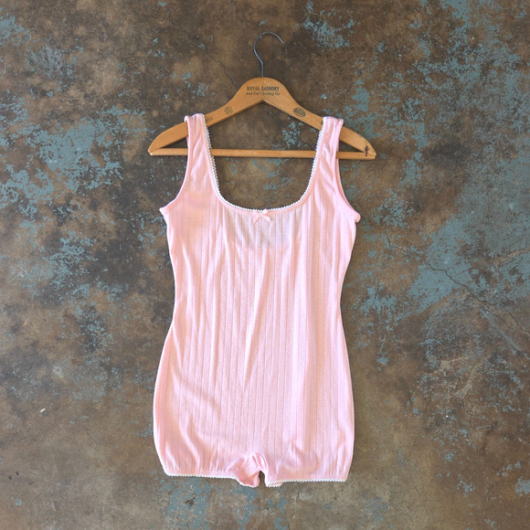 Pink Coquette Romper Size M New Sleeveless Heart Knit Romantic One Piece - Picture 1 of 8